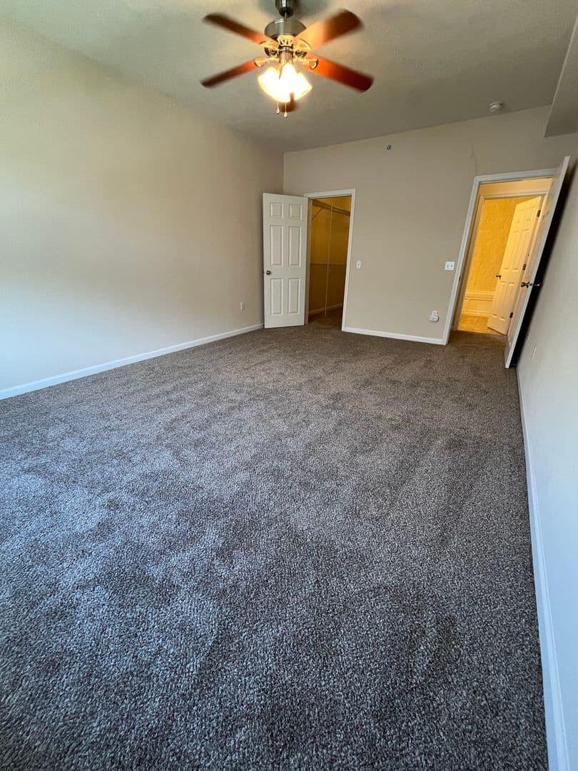 Hillsborough Pointe Apartments 4 of 11