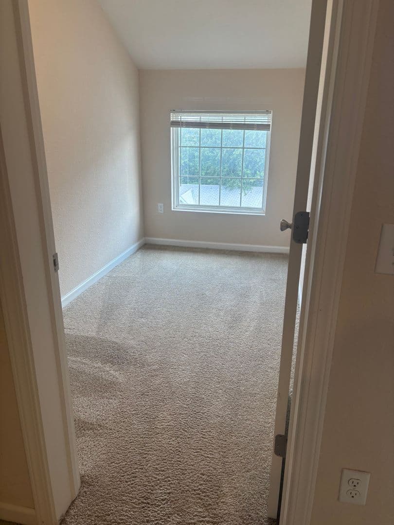 Hillsborough Pointe Apartments 3 of 8