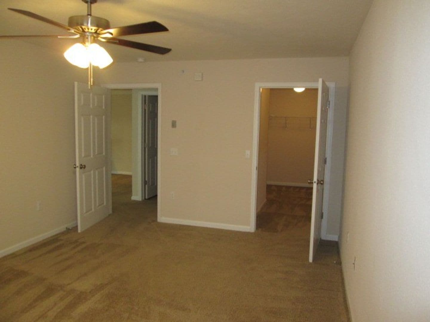 Hillsborough Pointe Apartments 10 of 11