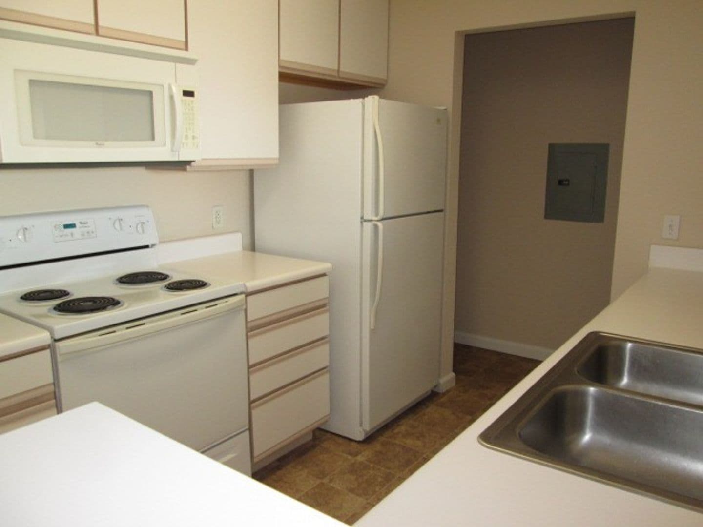 Hillsborough Pointe Apartments 6 of 12