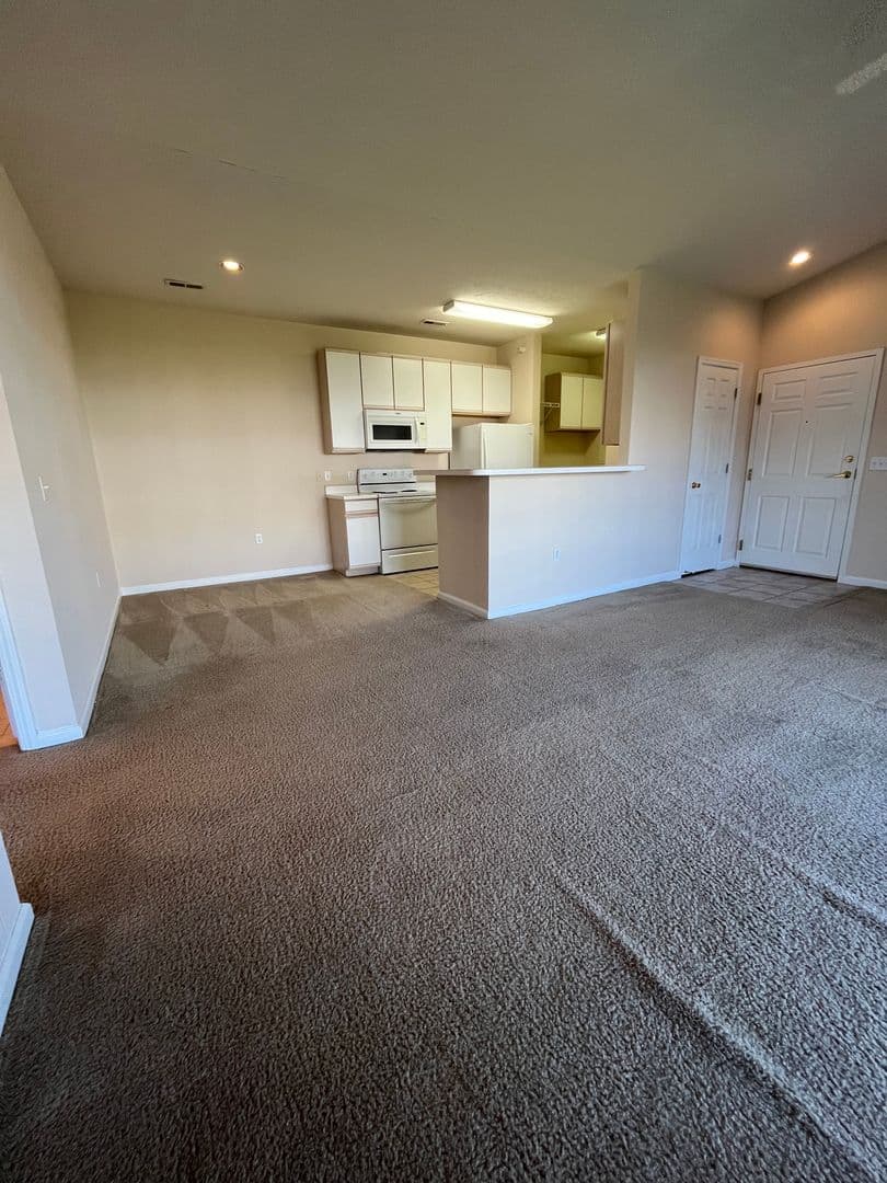 Hillsborough Pointe Apartments 4 of 10