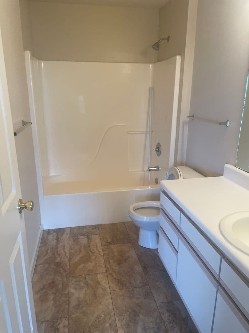 Hillsborough Pointe Apartments 6 of 10