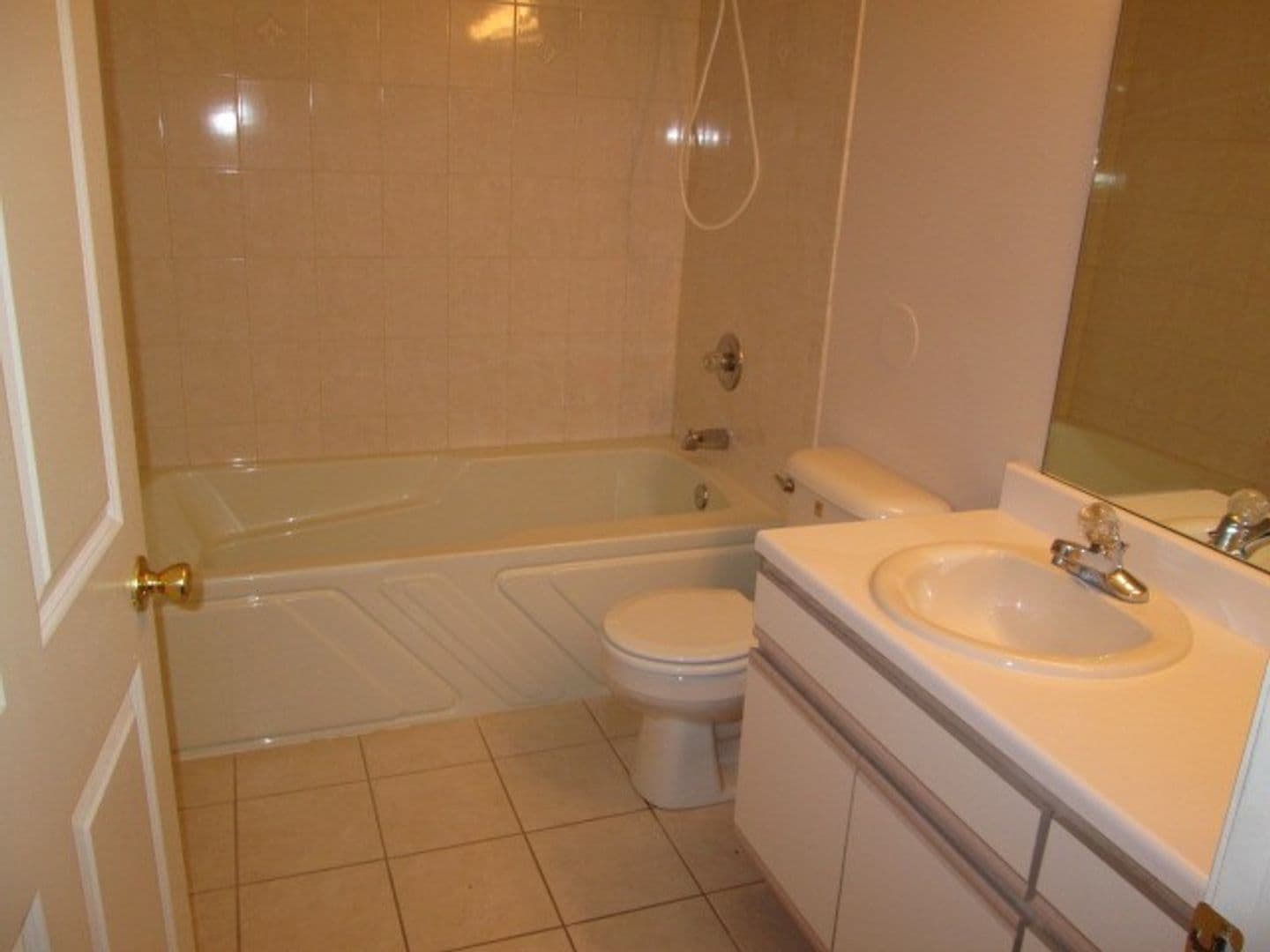 Hillsborough Pointe Apartments 3 of 9