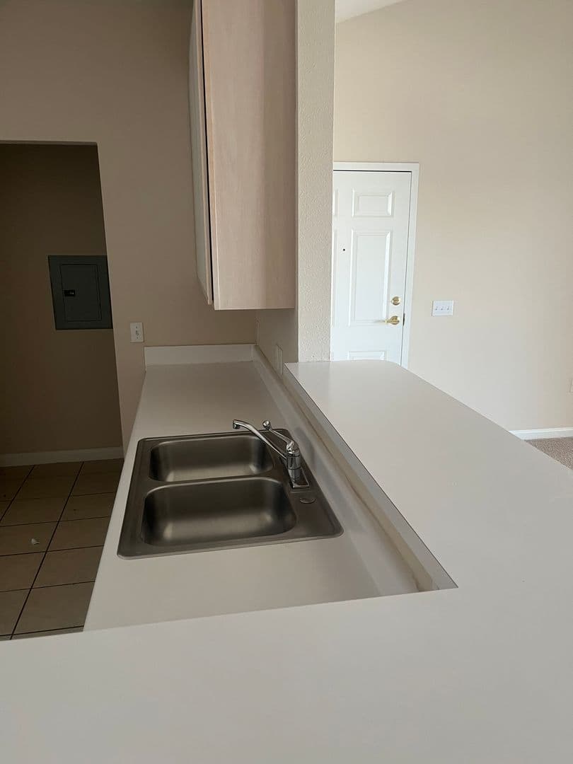 Hillsborough Pointe Apartments 7 of 10