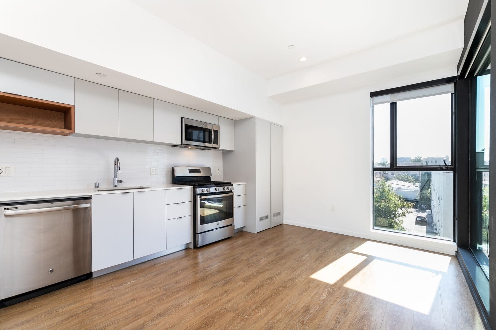(52) Line Lofts 14 of 18