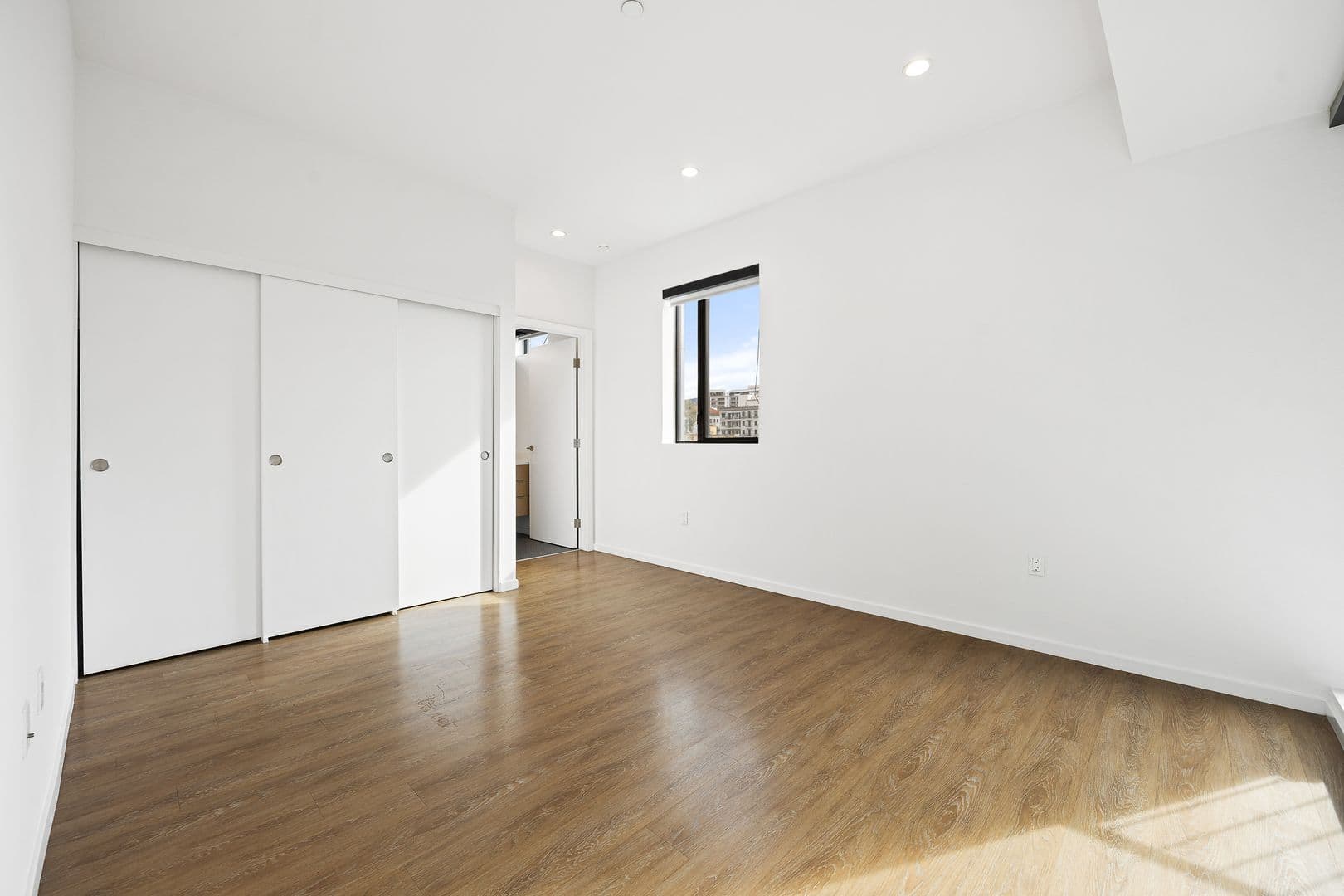 (52) Line Lofts 22 of 24