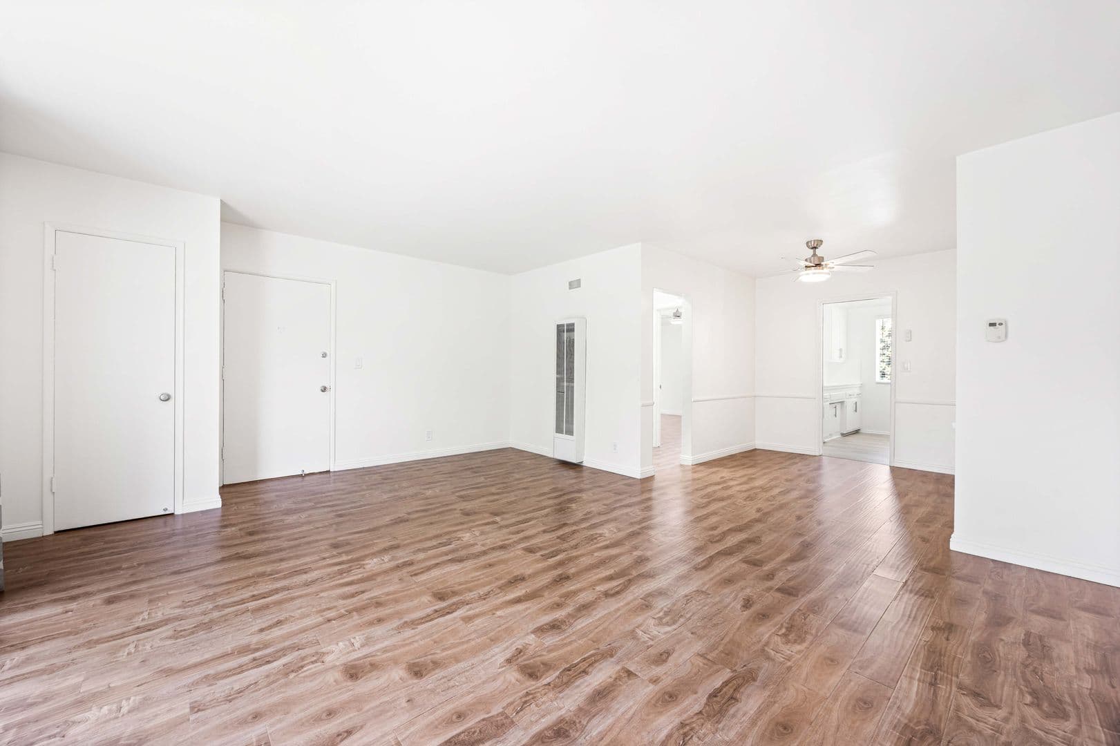 (39) Hollyview Apartments 6 of 14