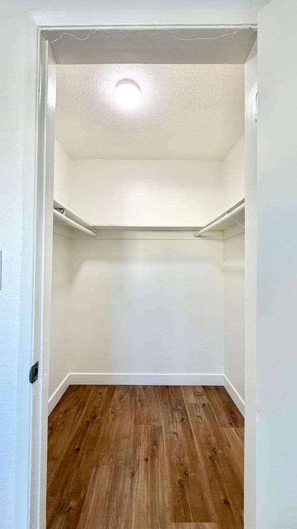 (29) 637 W. 79th 12 of 12