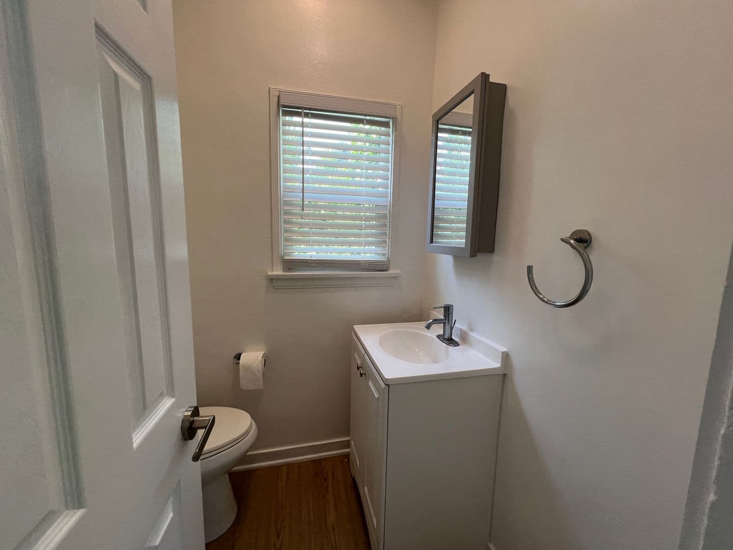 (58) 464 N. Ogden Dr. 3 of 5