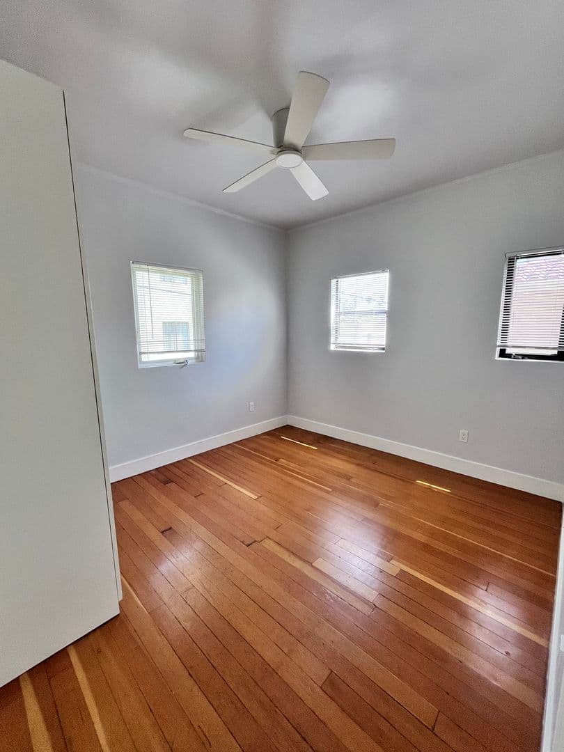 (60) 2050 Dracena Dr. 10 of 14