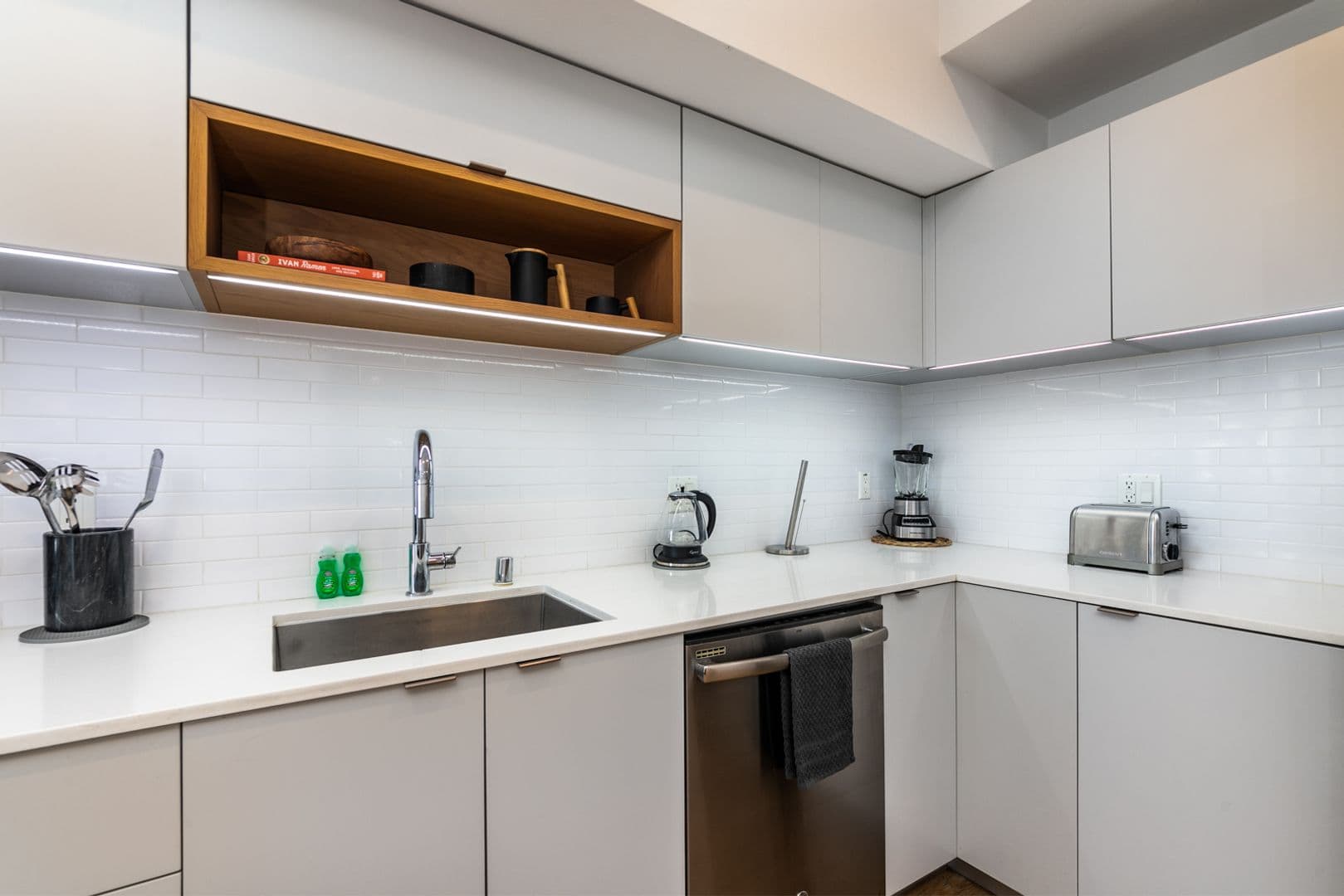 (52) Line Lofts 5 of 16