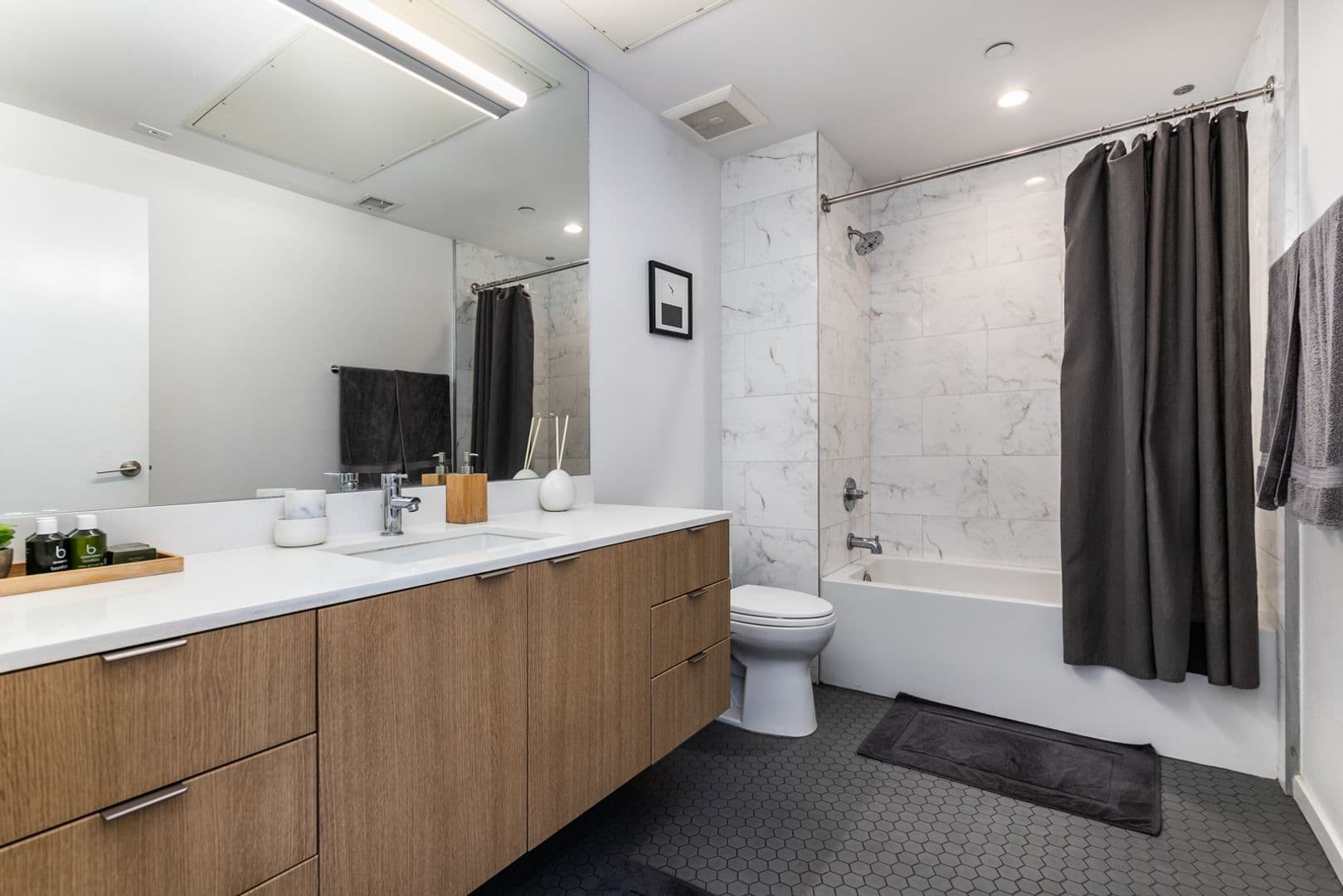 (52) Line Lofts 15 of 16