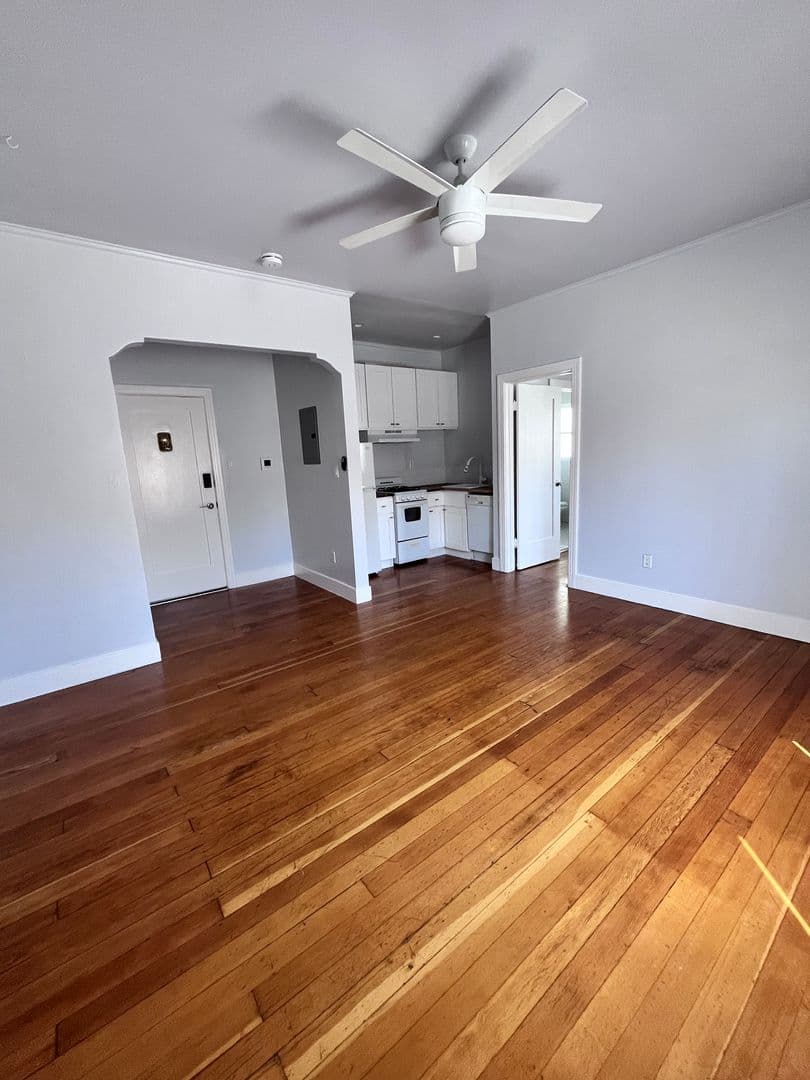 (60) 2050 Dracena Dr. 1 of 14