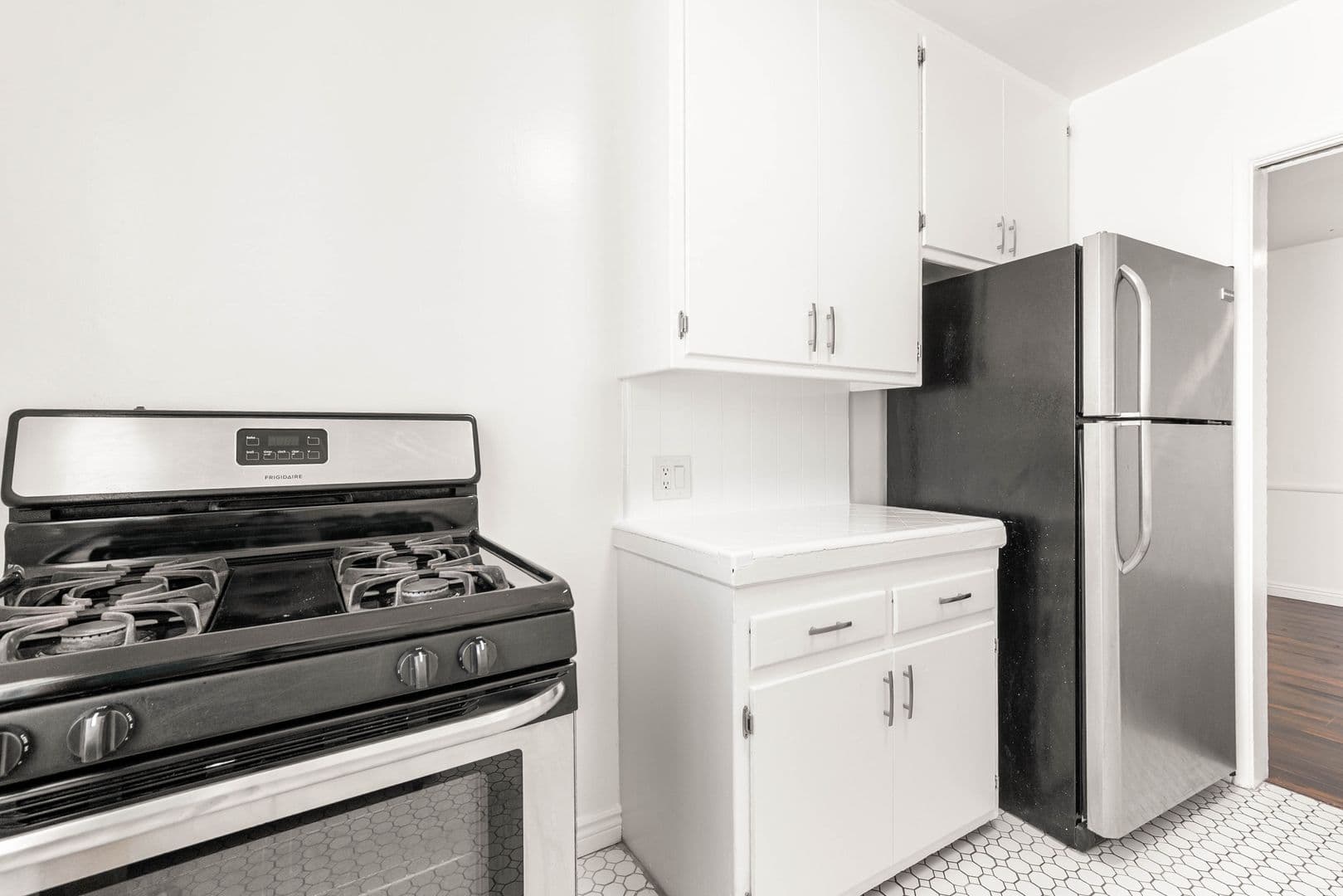 (39) Hollyview Apartments 12 of 20