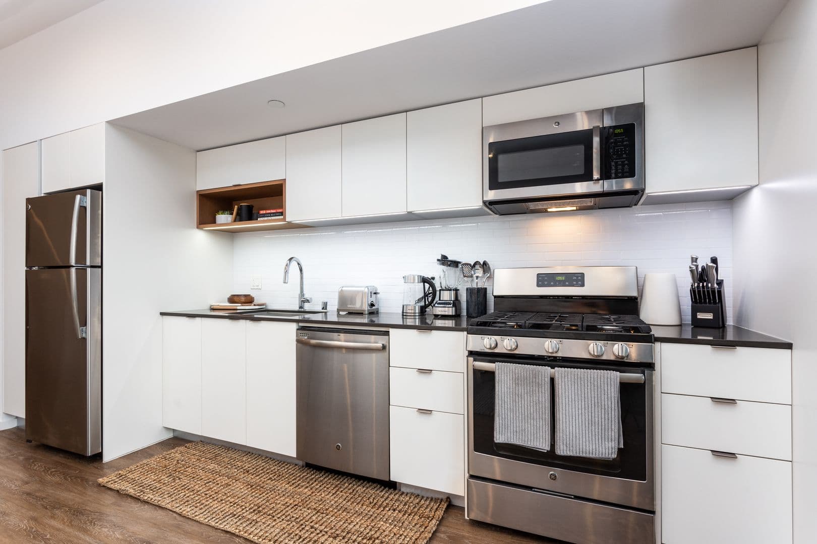 (52) Line Lofts 5 of 18