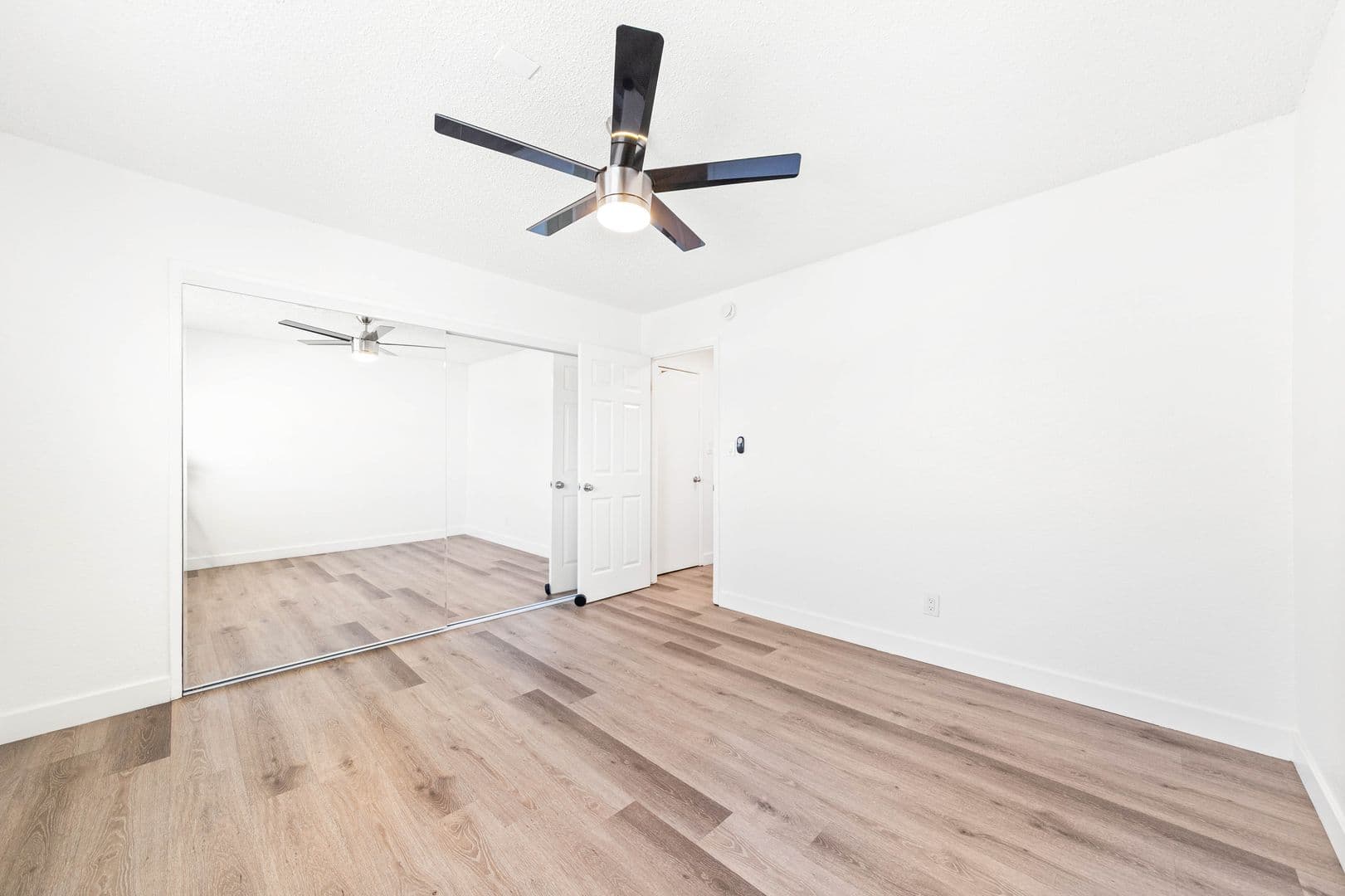 (29) 637 W. 79th 12 of 14