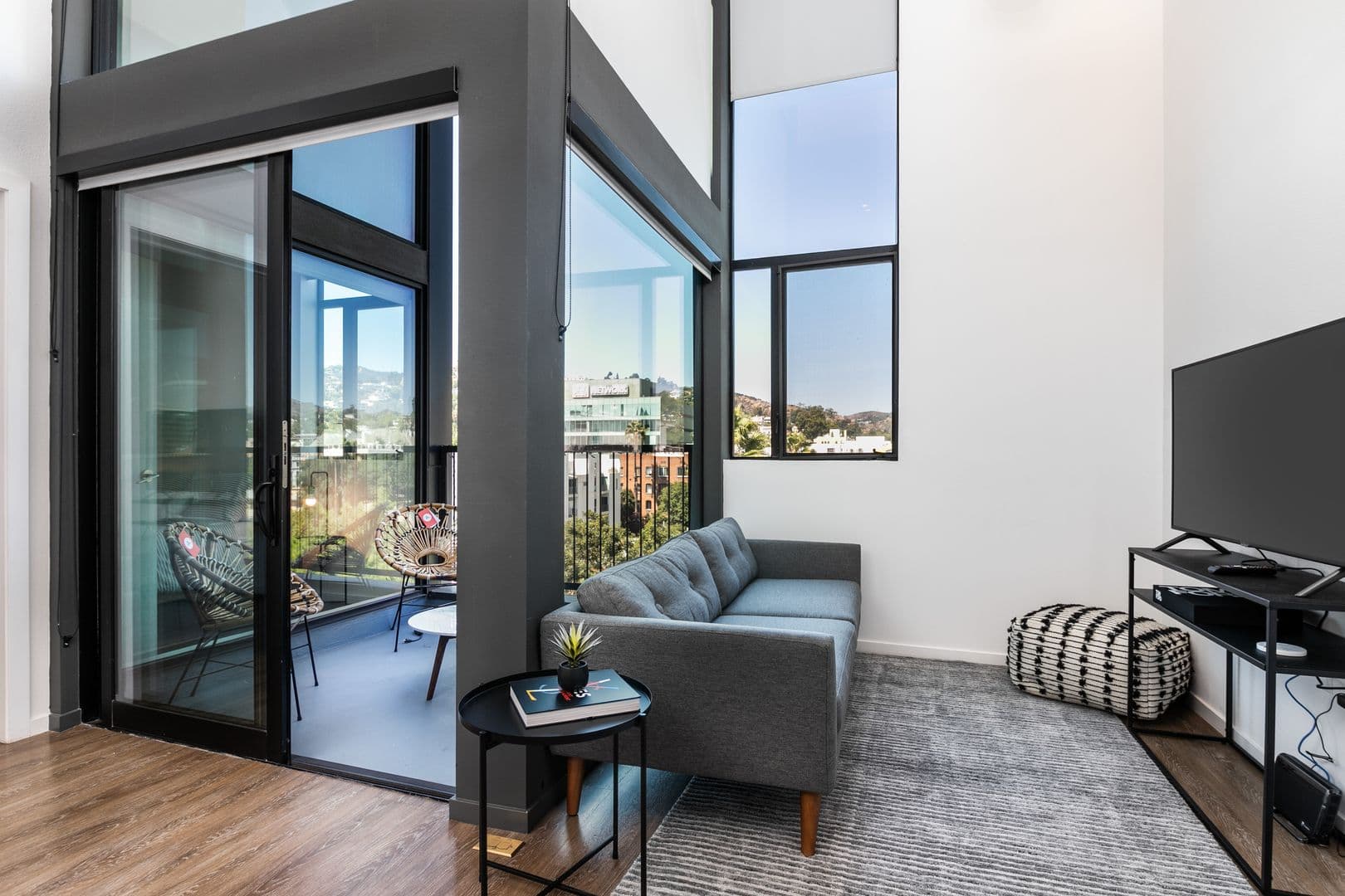 (52) Line Lofts 2 of 19