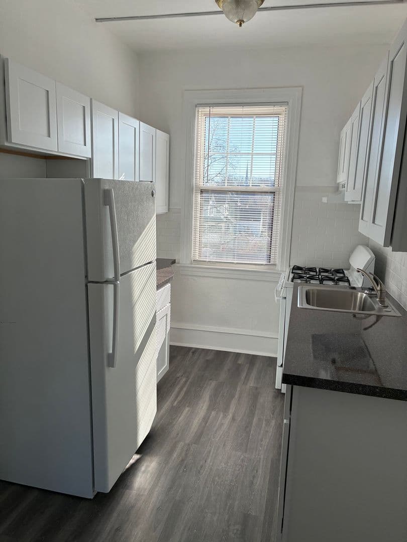 One Bedroom Model with Heat included 3 of 11