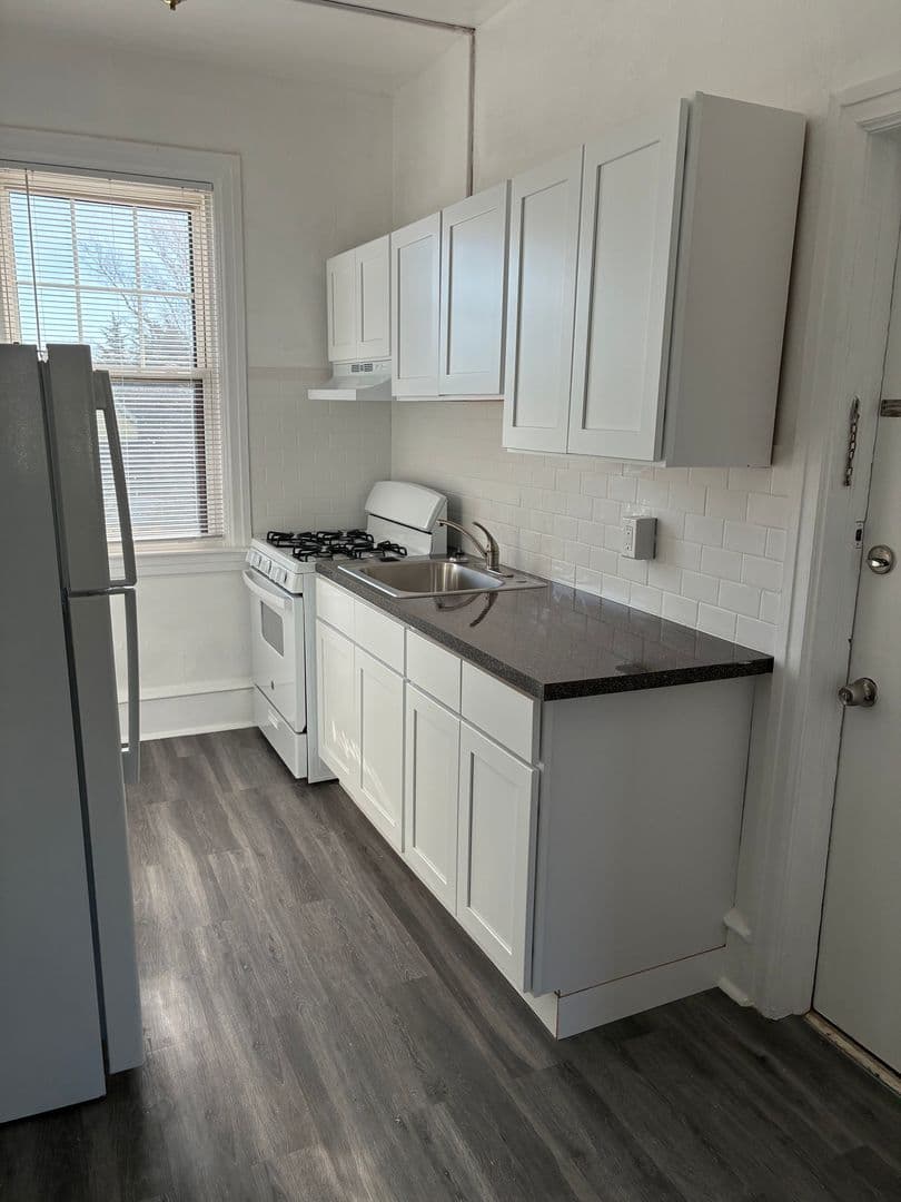 One Bedroom Model with Heat included 4 of 11