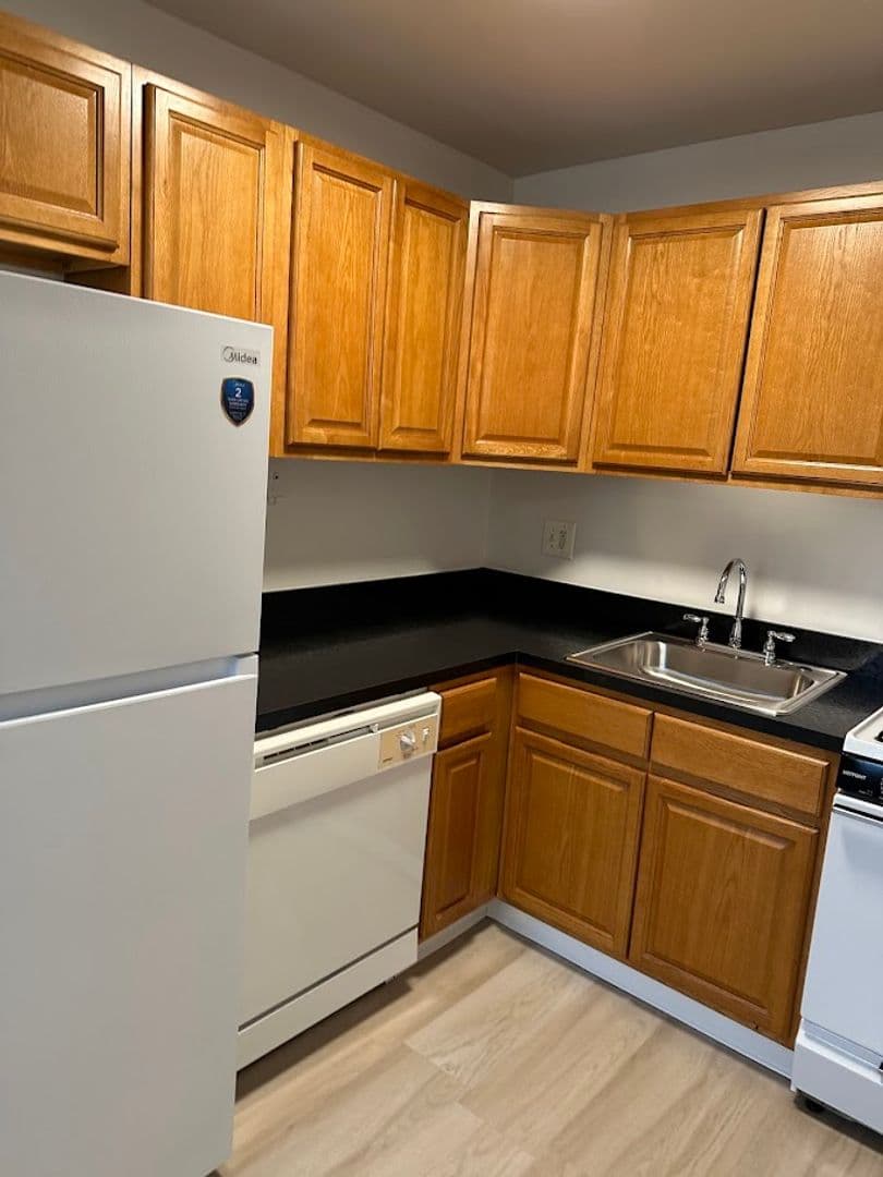Spring Garden Apartments 2 of 10