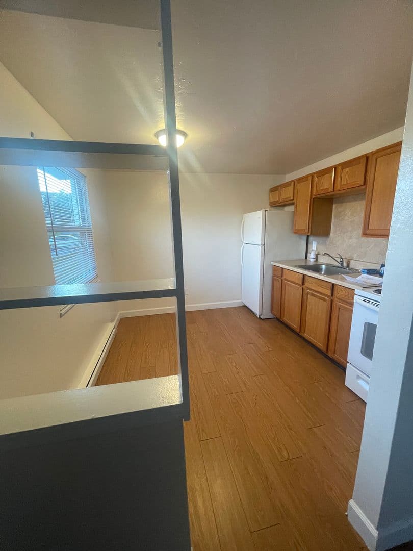 25 E Third Ave 10 of 11
