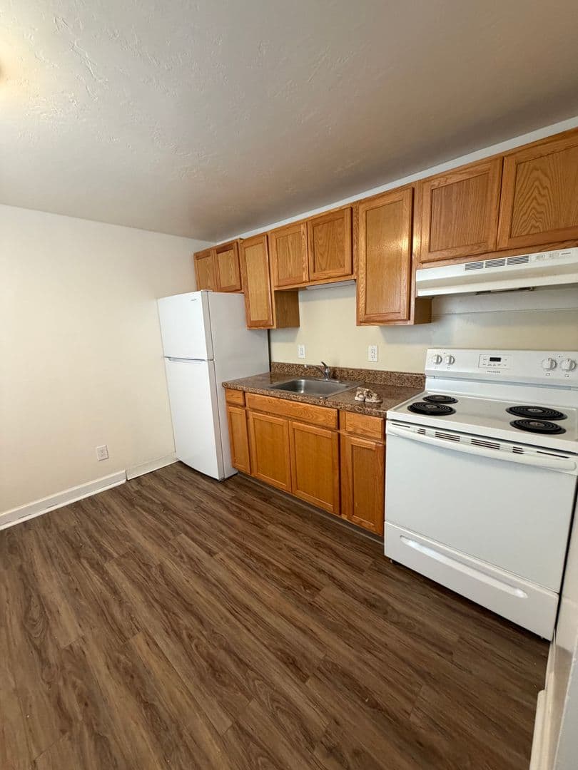 25 E Third Ave 3 of 11