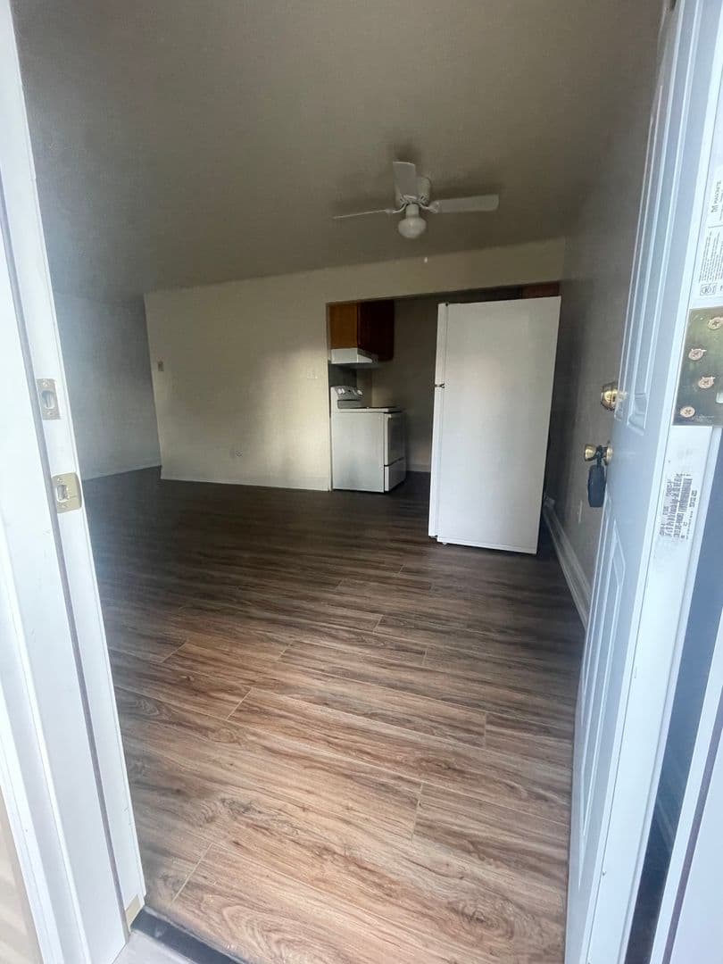 25 E Third Ave 2 of 9
