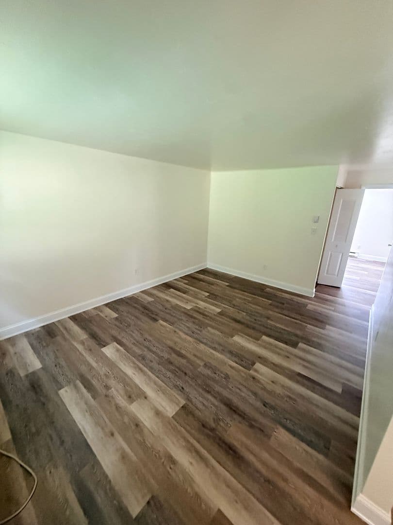 25 E Third Ave 5 of 13
