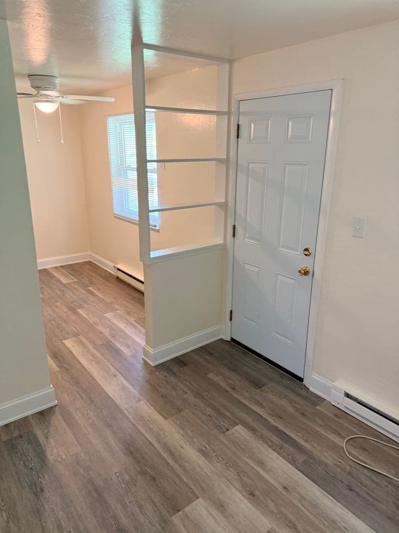 25 E Third Ave 4 of 13