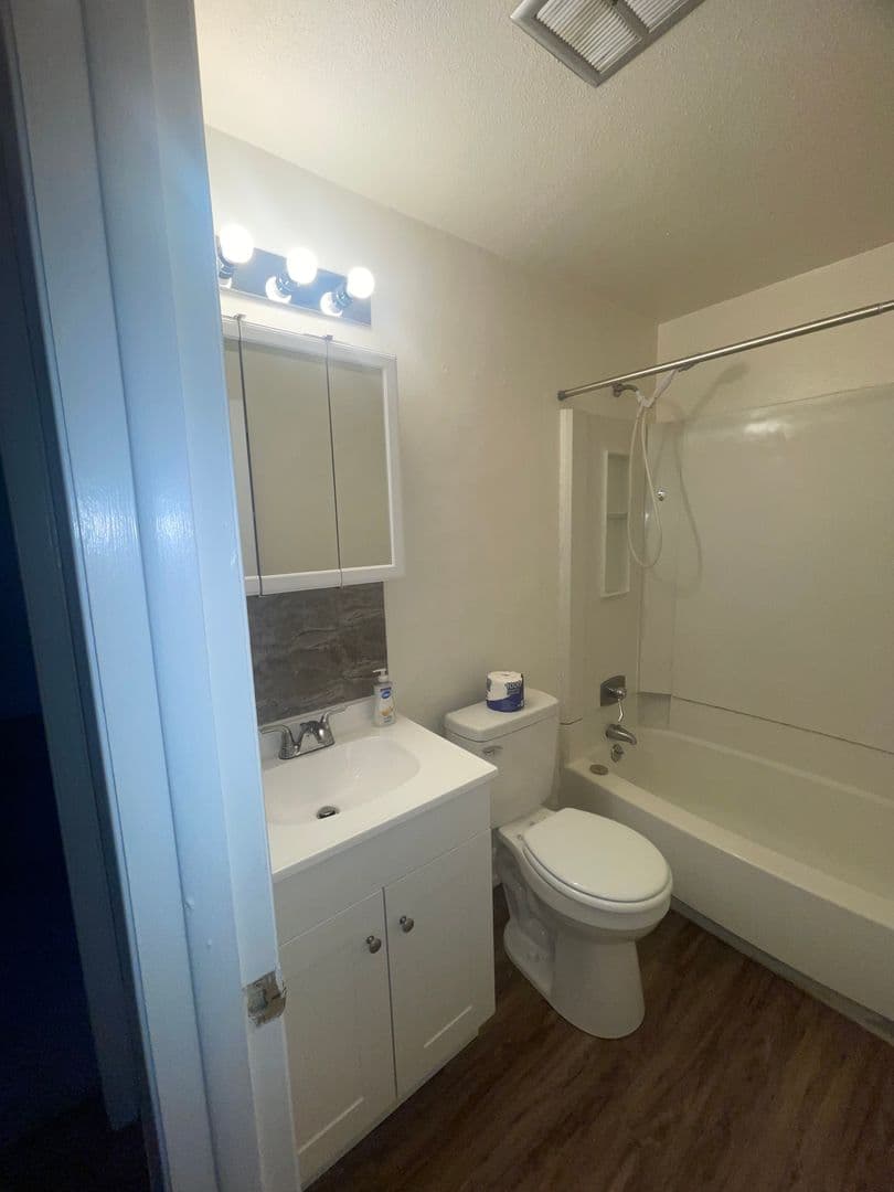 25 E Third Ave 8 of 9