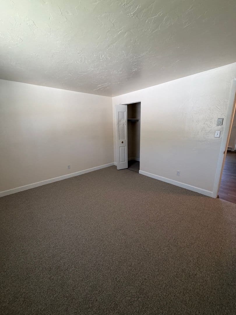 25 E Third Ave 8 of 12