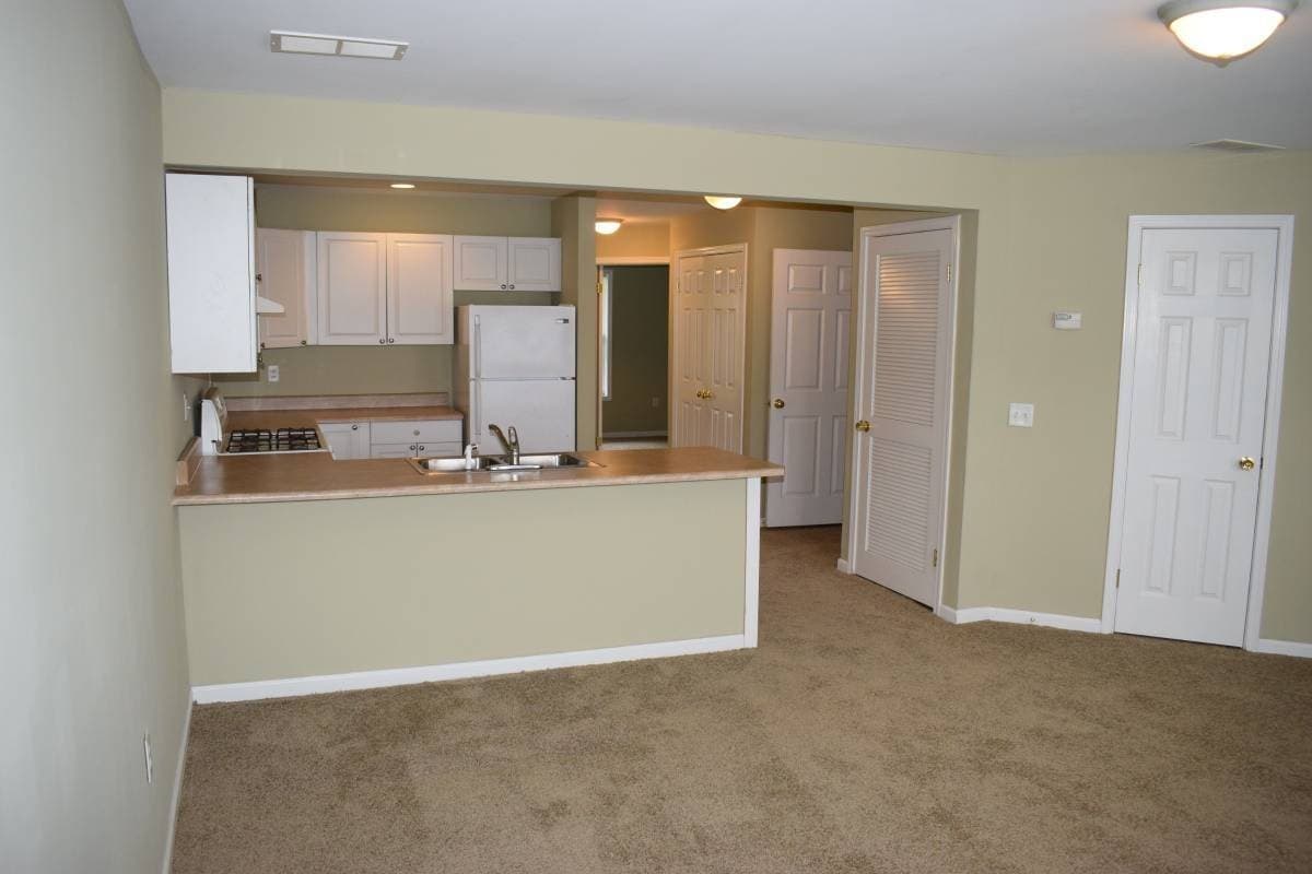 Clover Crossing Apartments 11 of 16