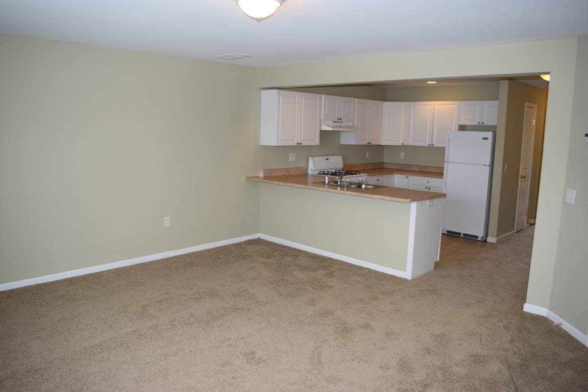 Clover Crossing Apartments 12 of 16