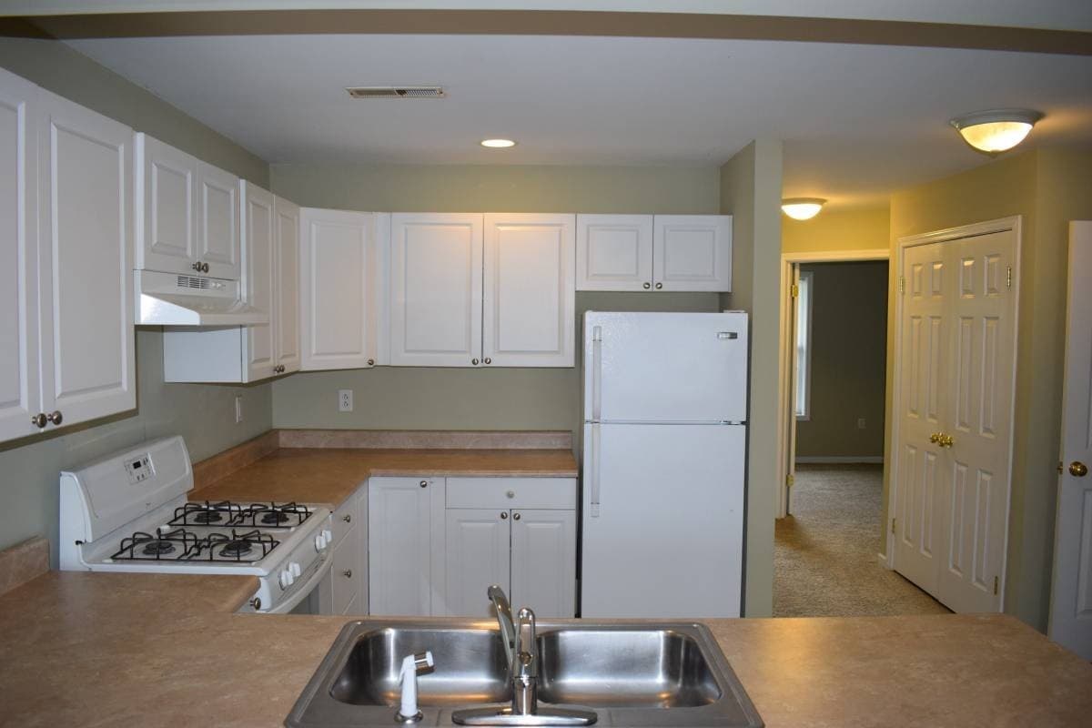 Clover Crossing Apartments 6 of 12