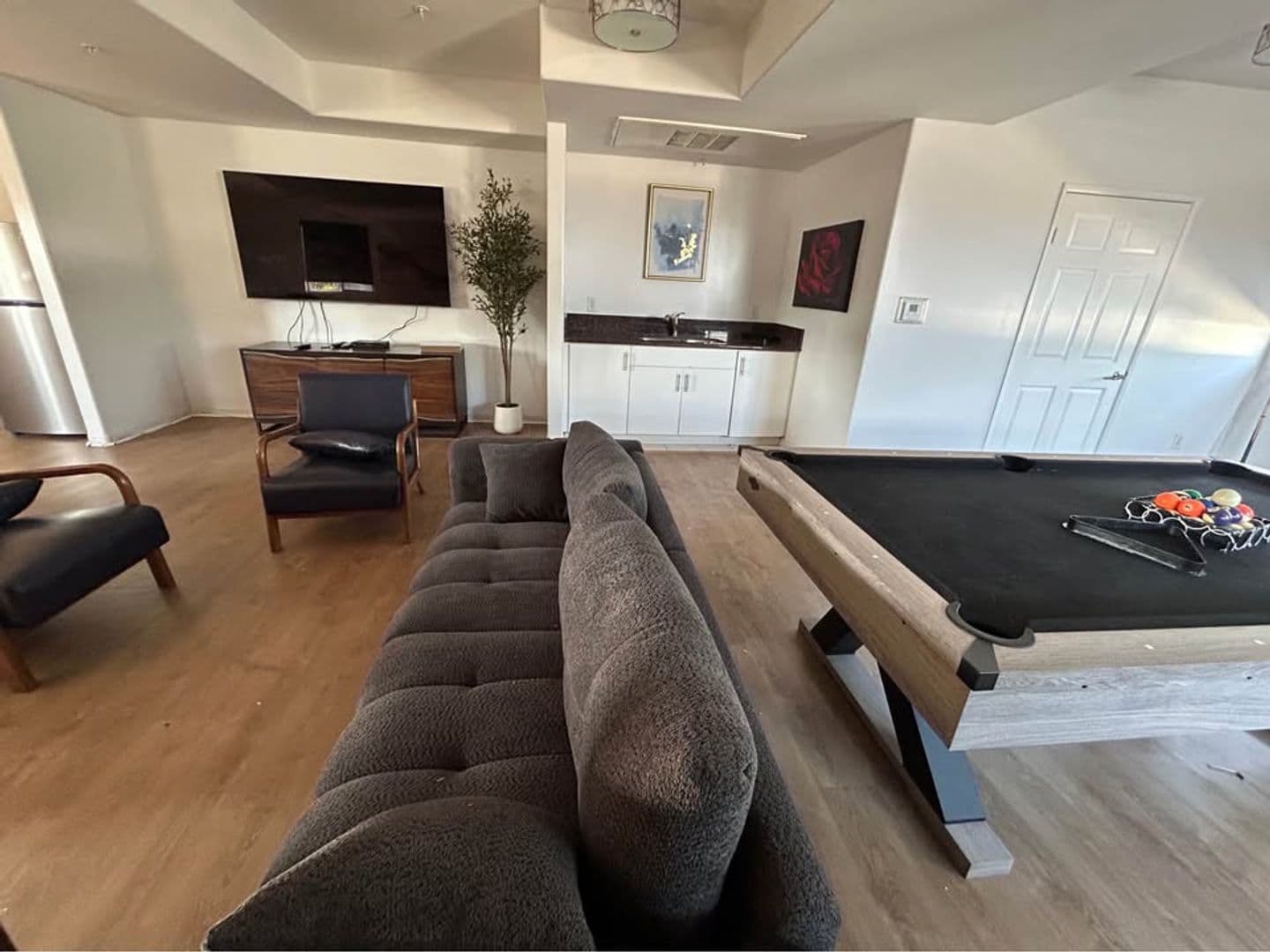 Sherman Oaks Place LLC 8 of 11