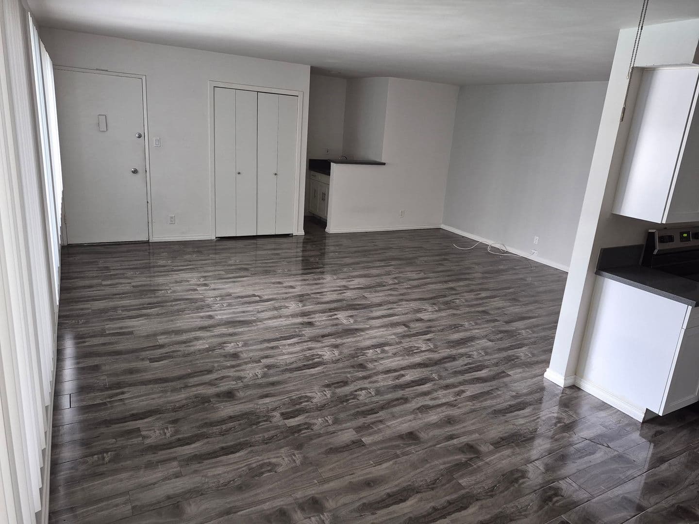 Premier Apartments - 12311 3 of 9