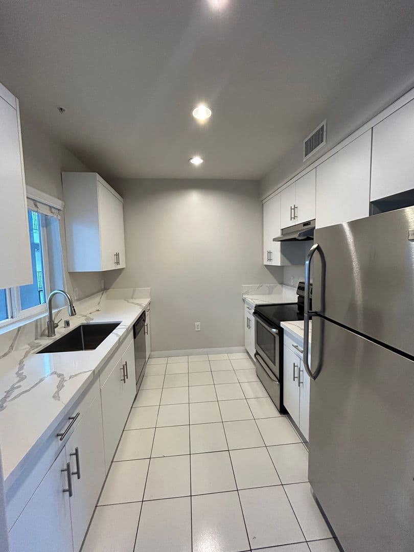 Sherman Oaks Place LLC 3 of 8