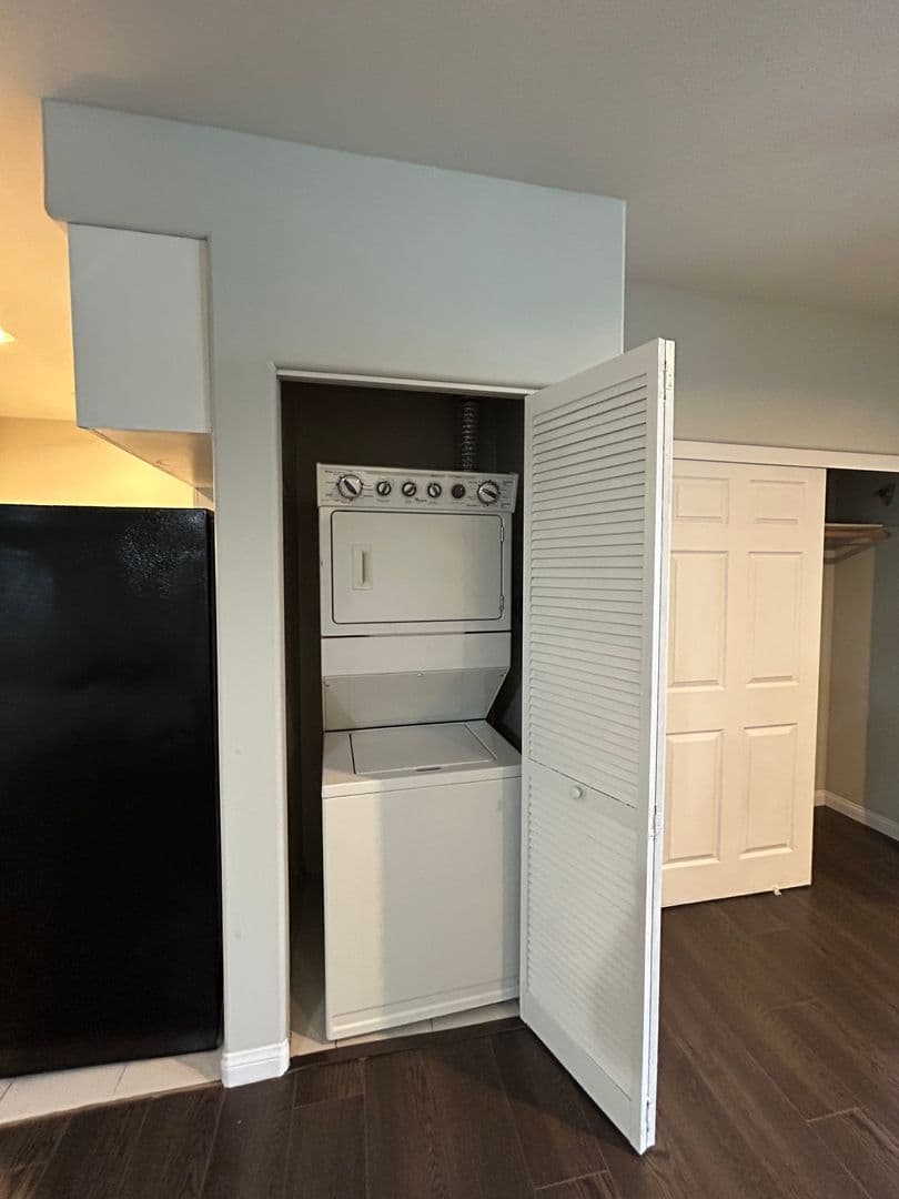 Sherman Oaks Place LLC 3 of 8