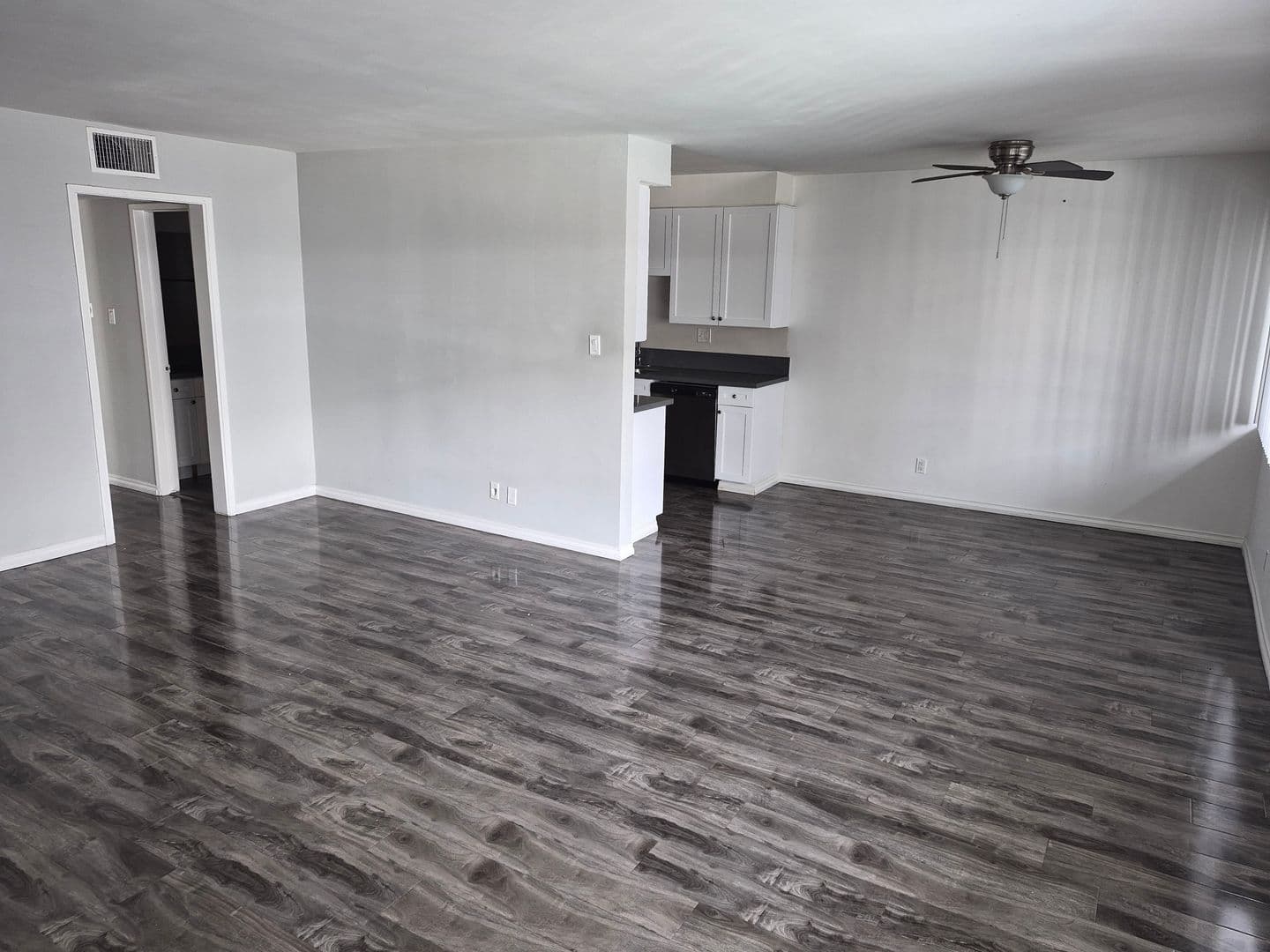Premier Apartments - 12311 4 of 9