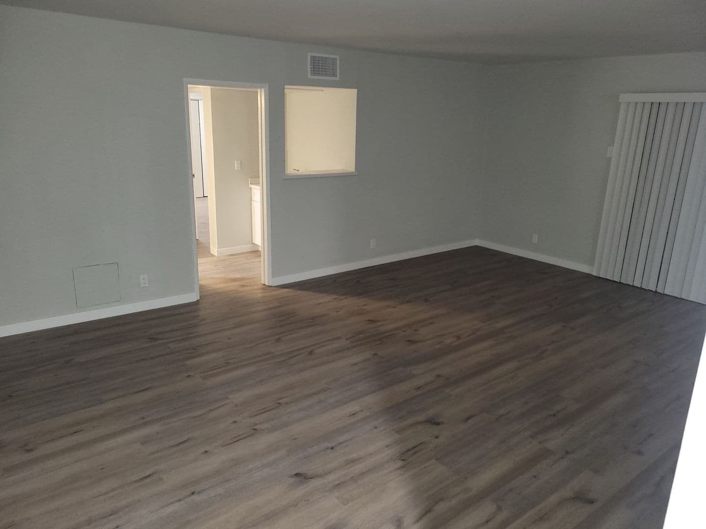 Premier Apartments - 12311 4 of 11