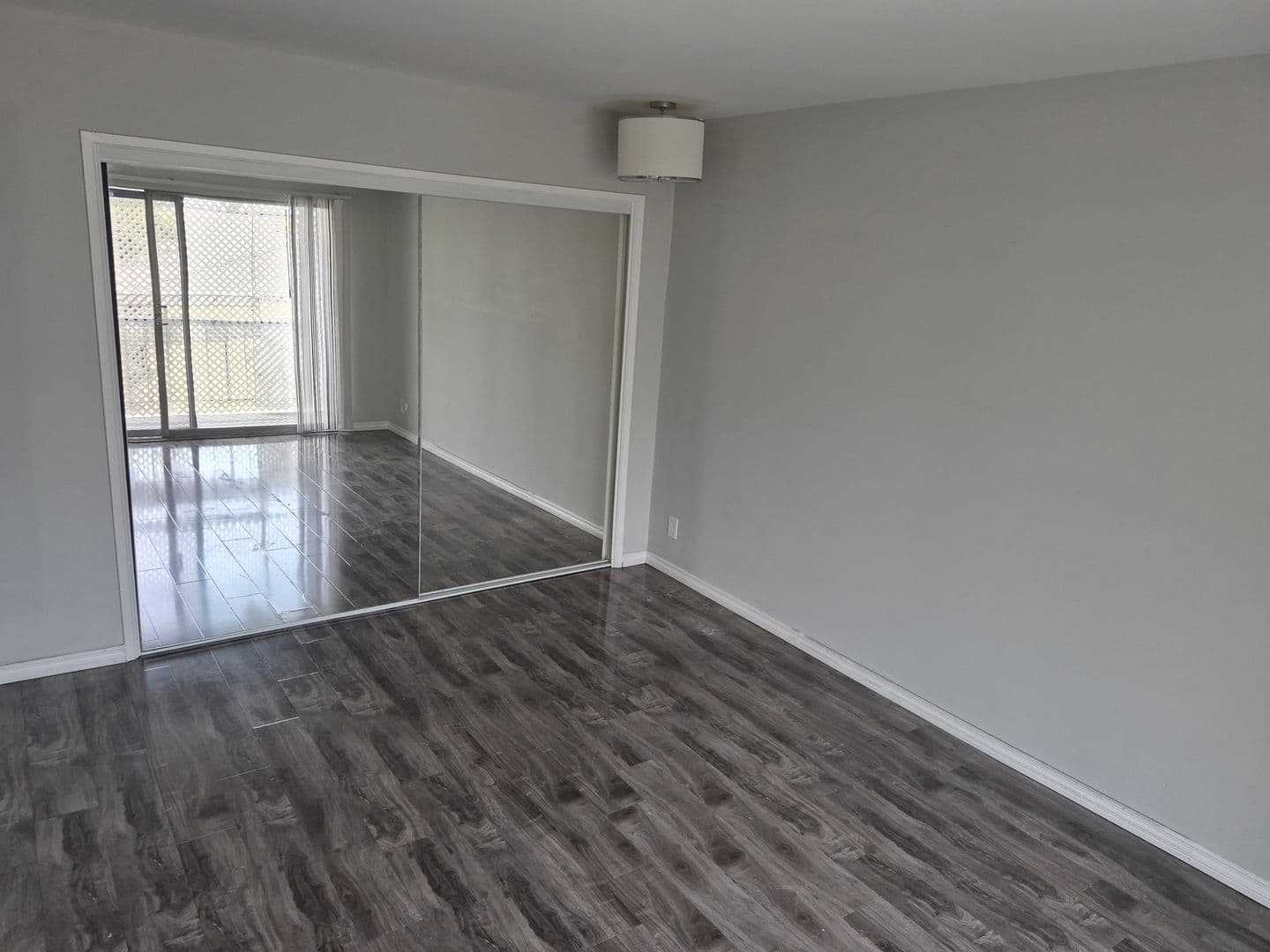 Premier Apartments - 12311 8 of 9