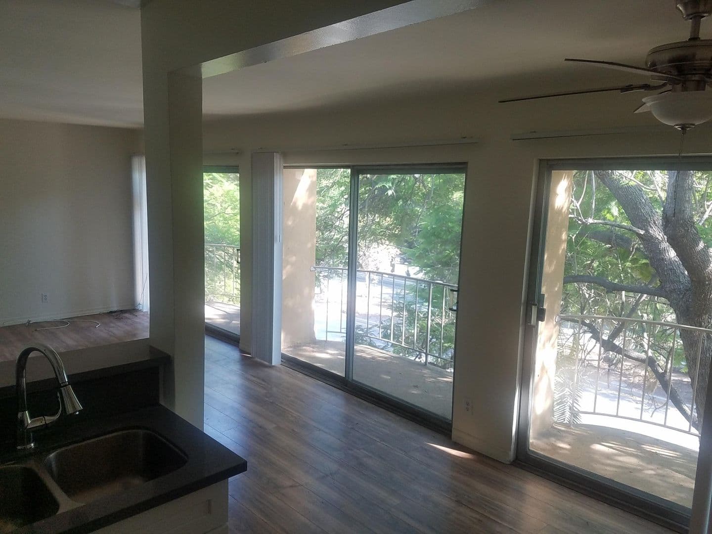 Premier Apartments - 12311 4 of 10
