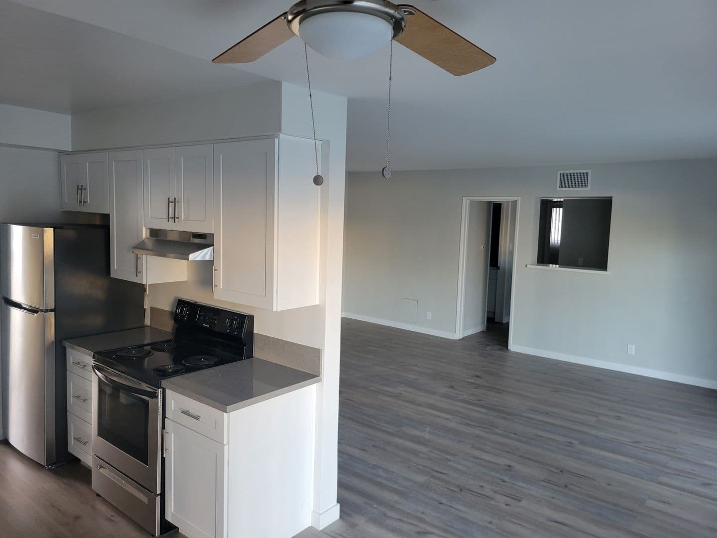 Premier Apartments - 12311 2 of 11