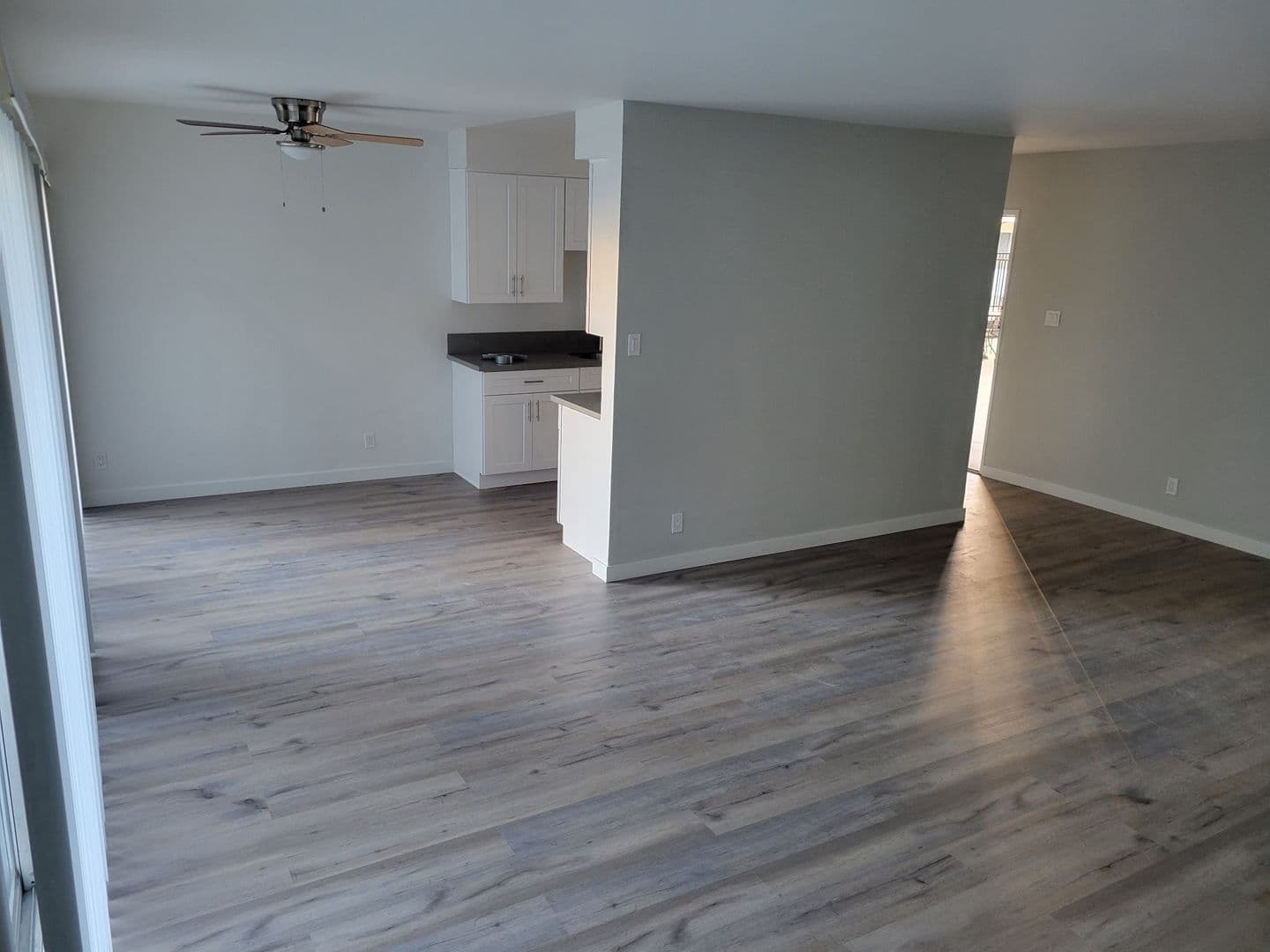 Premier Apartments - 12311 7 of 11