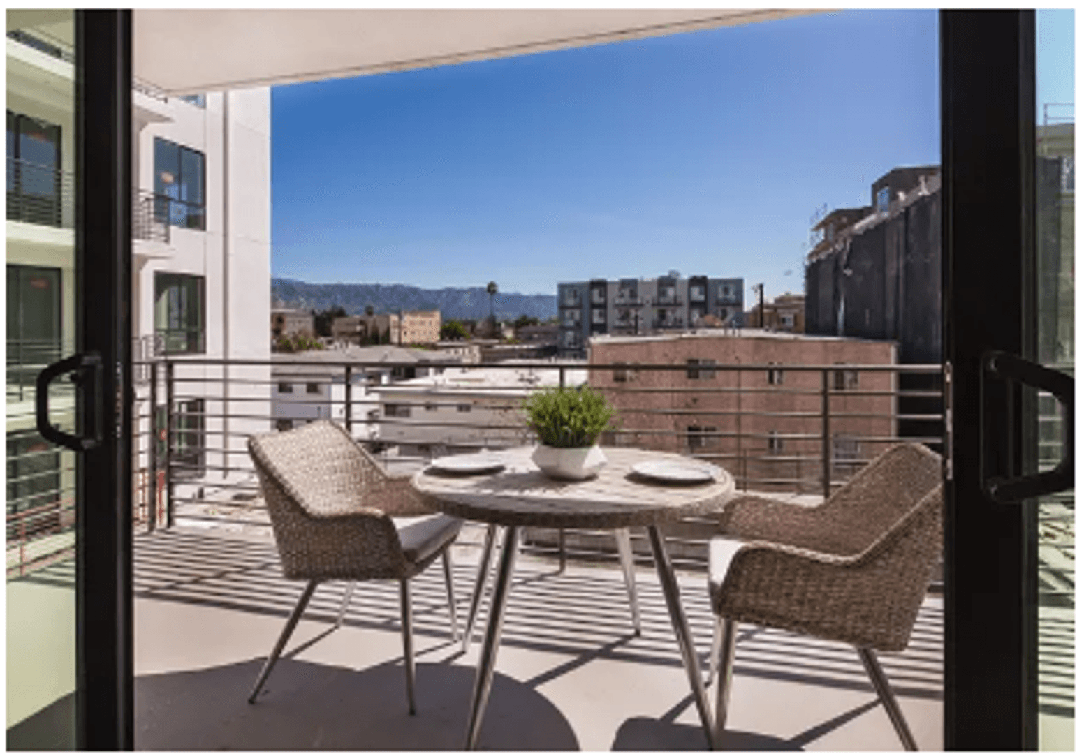 5500 NOHO 3 of 15