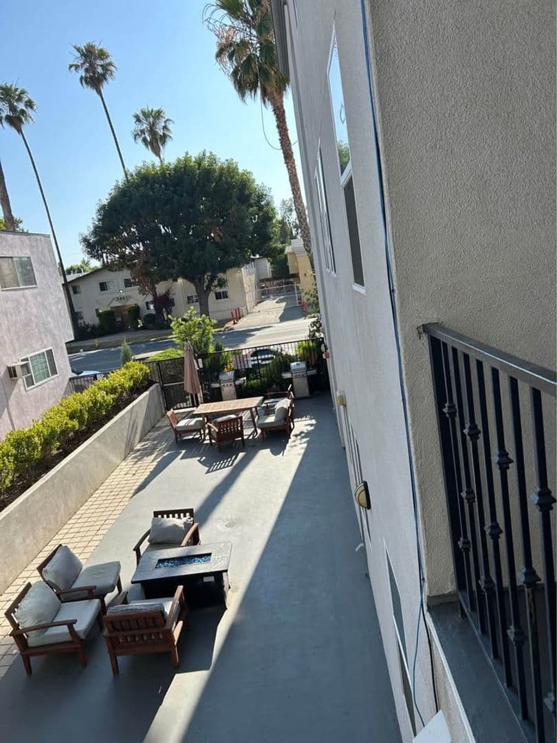 Sherman Oaks Place LLC 7 of 11