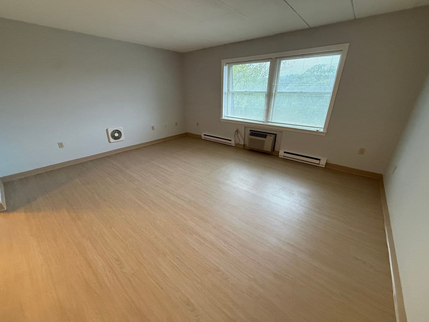 555 Worcester Street - SREC Worcester LLC 3 of 8