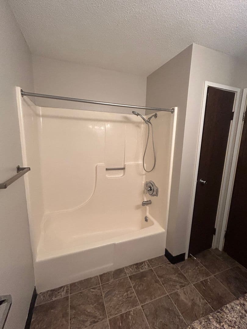 LongLeaf Apartments 7 of 8