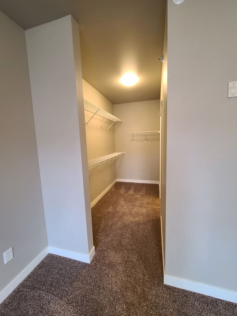 3 Bedroom - 2.5 Bathroom Apartment for Rent! 34 of 36