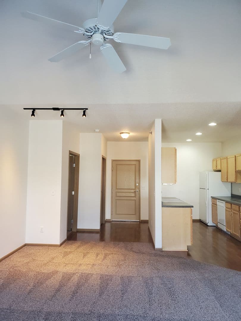 2 Bedroom - 2 Bathroom Apartment for Rent! 24 of 31